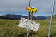 57 Incrocio di sentieri alla Bocchetta di Regadur (1853 m) , proseguo sul 101